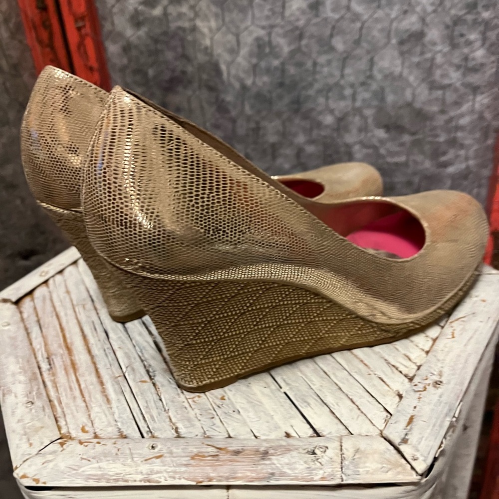 Lily Pulitzer Resort Chic Wedge - Picture 6 of 6